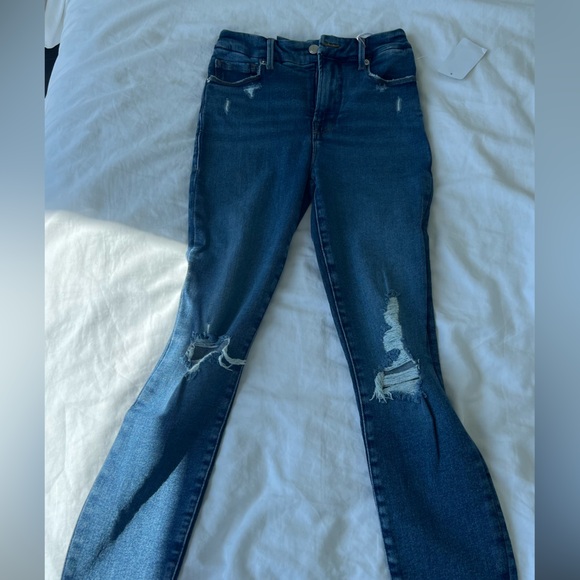 Good American Ripped Jeans - Picture 5 of 6